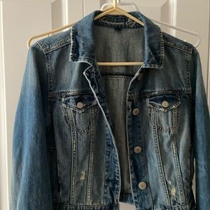 American Eagle Outfitters Cropped Denim Jacket button up brand new distressed.